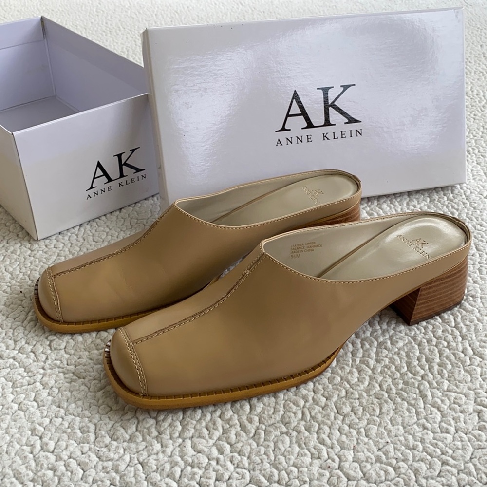 Anne Klein Slip-In Neutral Nude Tan Mules Size 9.5